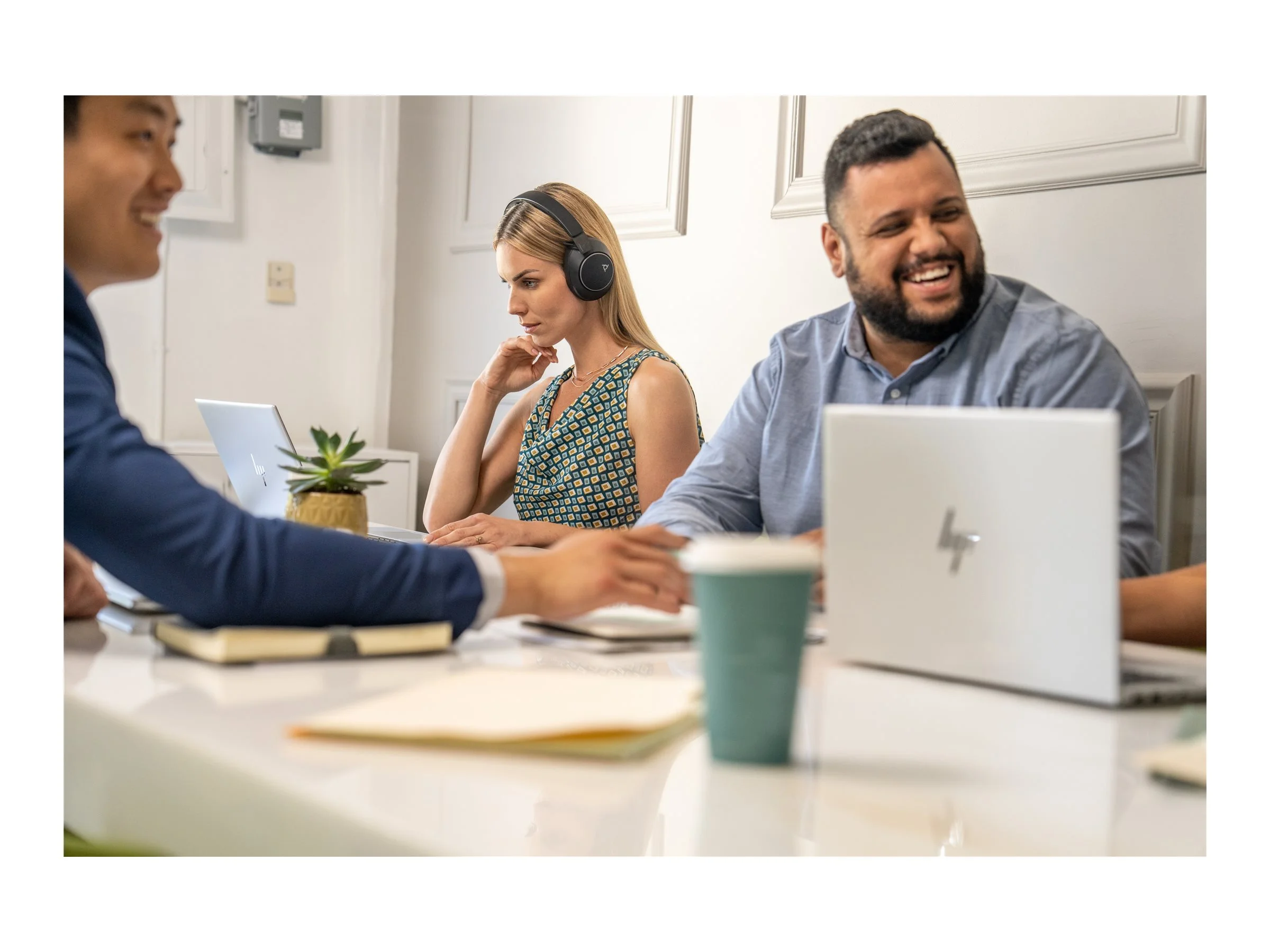 HP Poly Voyager Surround 80 UC Headset